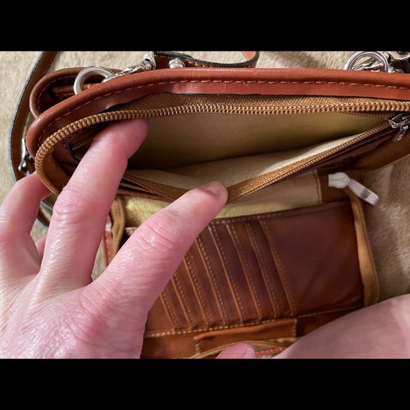 Handmade Leather Crossbody Organizer Purse - Picture 4 of 7